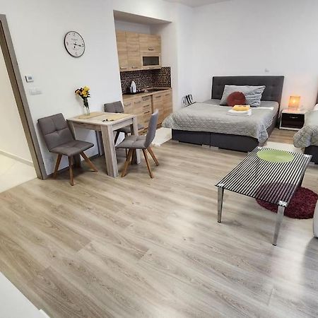 Апартаменти Apartman Praha Екстер'єр фото