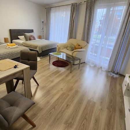 Апартаменти Apartman Praha Екстер'єр фото