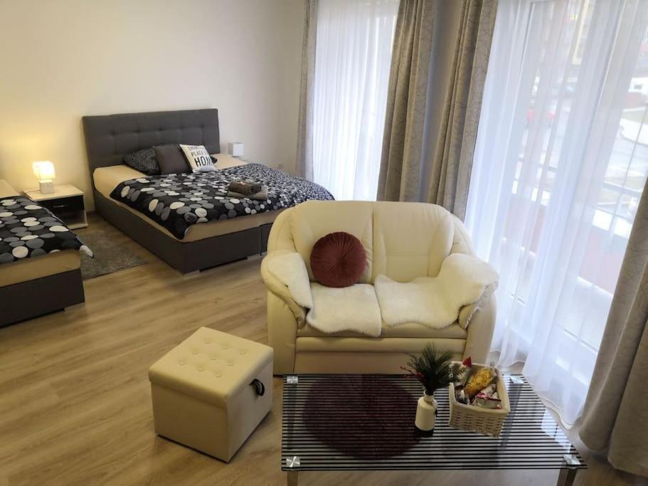 Апартаменти Apartman Praha Екстер'єр фото