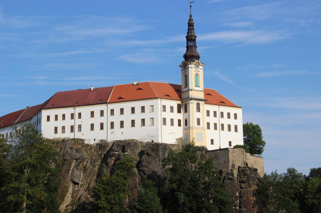 Апартаменти Apartman Praha Екстер'єр фото