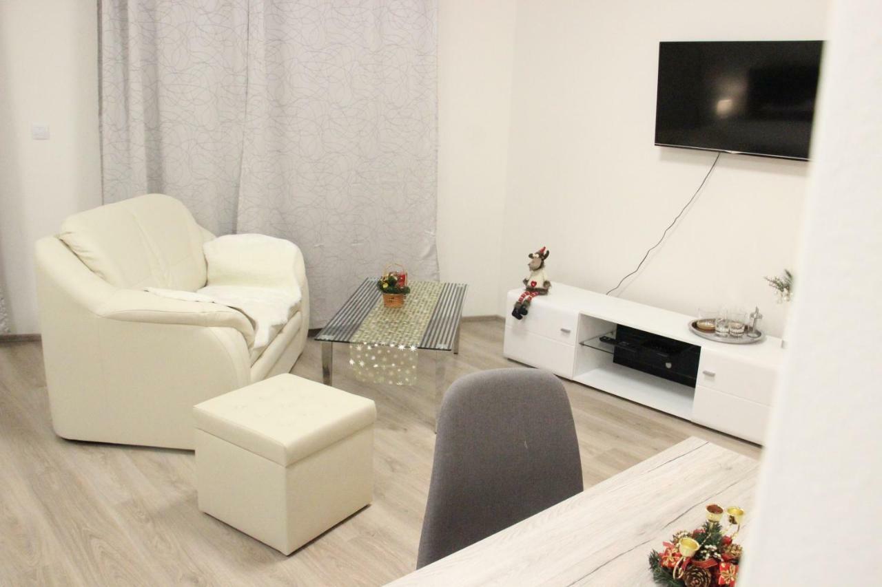 Апартаменти Apartman Praha Екстер'єр фото